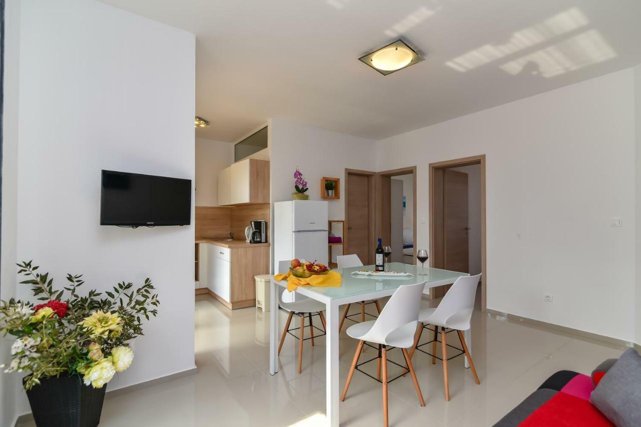 Denis Apartment Vir Eksteriør bilde