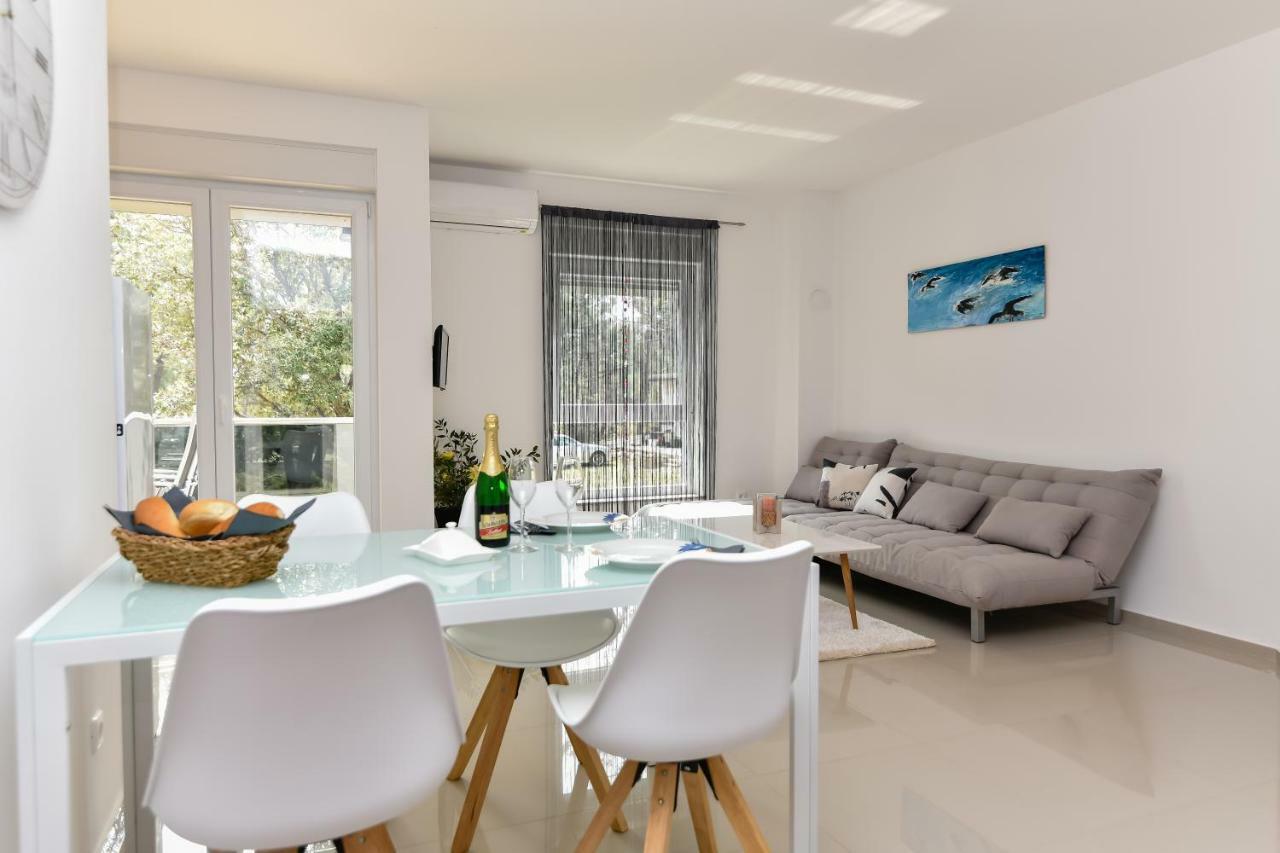 Denis Apartment Vir Eksteriør bilde