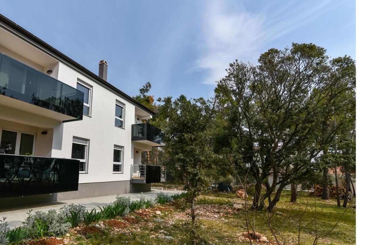 Denis Apartment Vir Eksteriør bilde